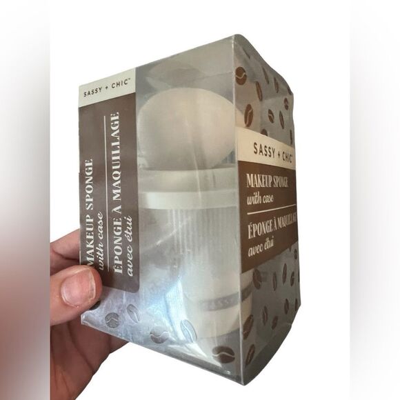 SASSY & CHIC Makeup Sponge and Case - Picture 3 of 4